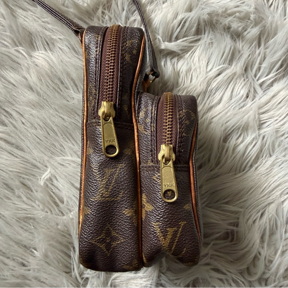 LOUIS VUITTON Monogram Amazone Crossbody Bag - Picture 7 of 16